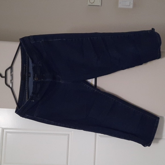 Calvin Klein 32/14 Navy Blue Jean Capris - Picture 1 of 1
